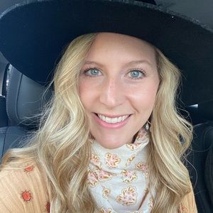 Meet your Posher, Alyssa